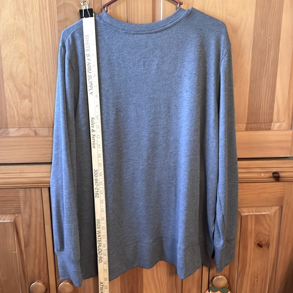 DOG MAMA long sleeve t-shirt - side splits, soft and comfy feel.Causal T-shirt. - Picture 5 of 8